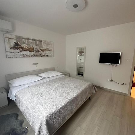 Apartman Tessa Vela Luka Esterno foto