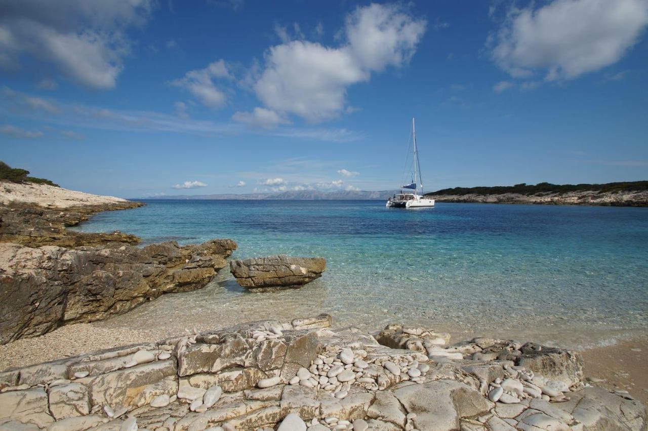 Apartman Tessa Vela Luka Esterno foto