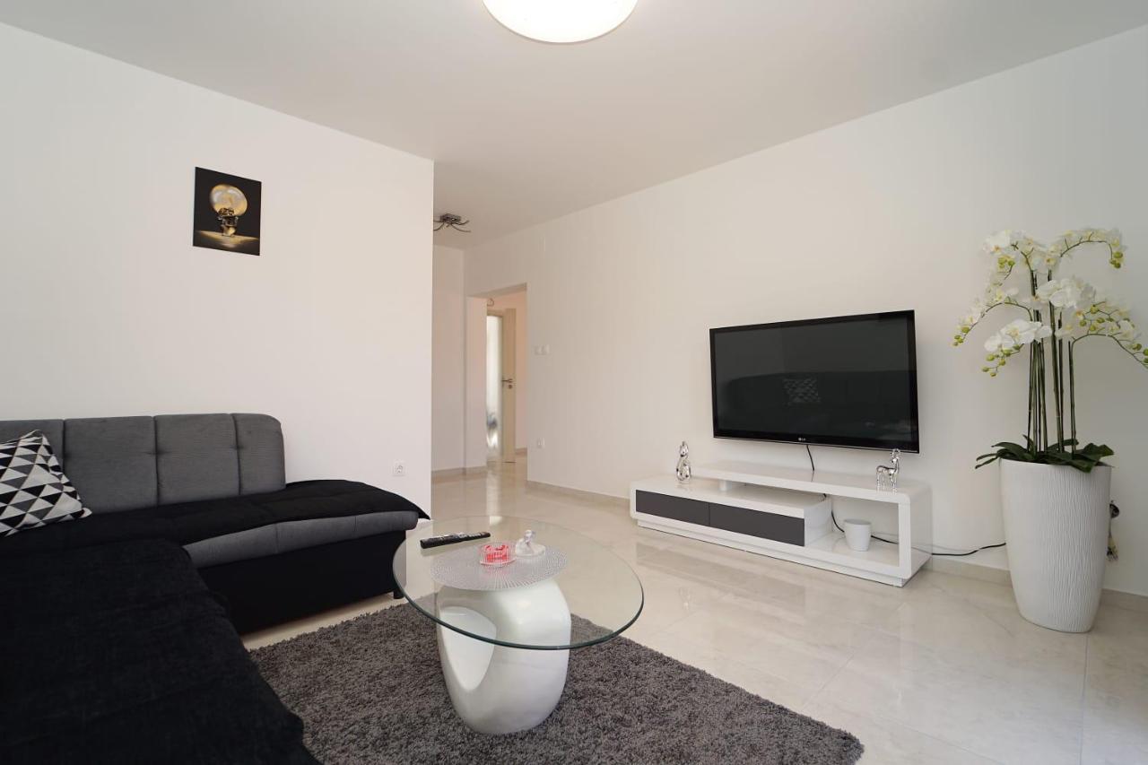 Apartman Tessa Vela Luka Esterno foto