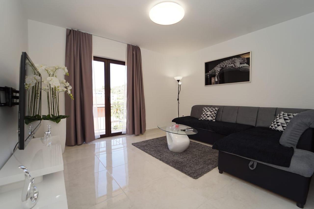 Apartman Tessa Vela Luka Esterno foto