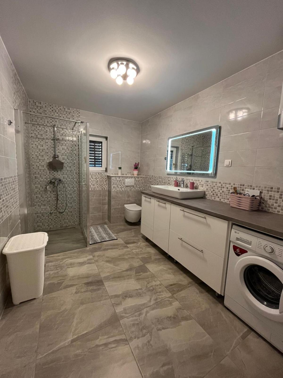 Apartman Tessa Vela Luka Esterno foto