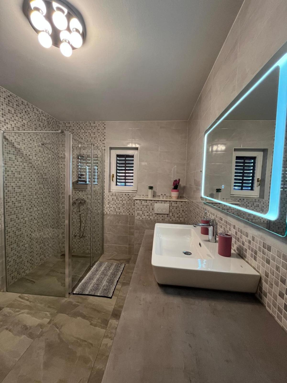 Apartman Tessa Vela Luka Esterno foto